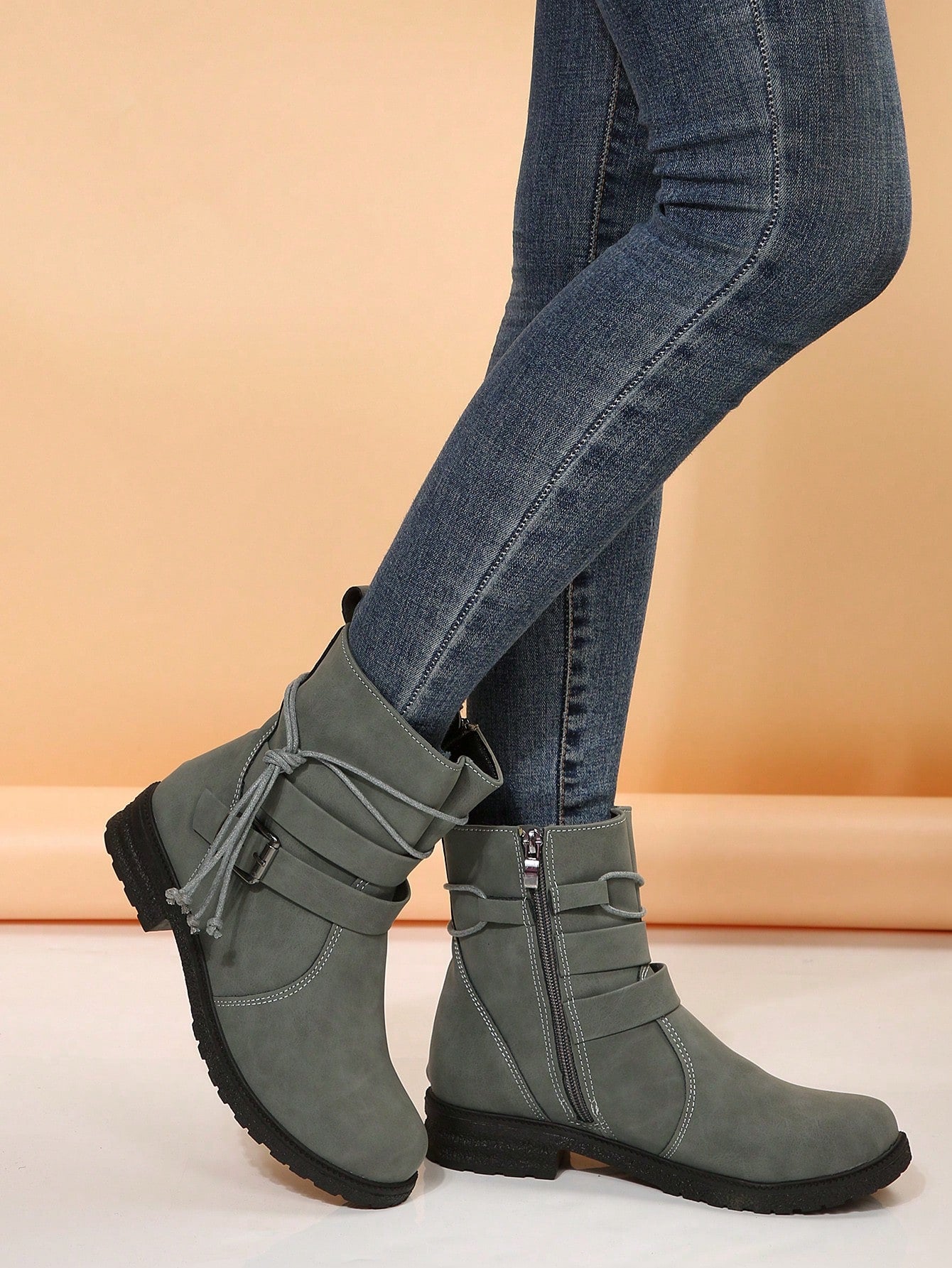 Fall/Winter Plus Size Women's Leather Round Toe Side Zipper Buckle Strap Chunky Heel Boots