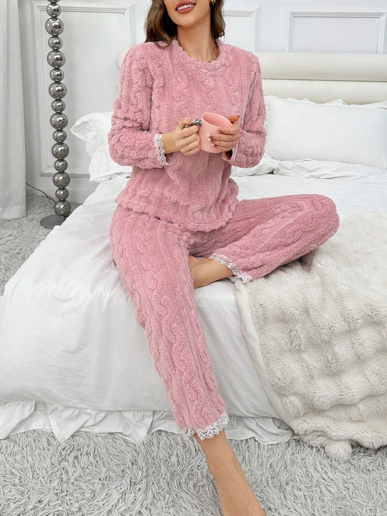 Women's Coral Fleece Solid Color Lace Trim Thick Casual Pajama Set