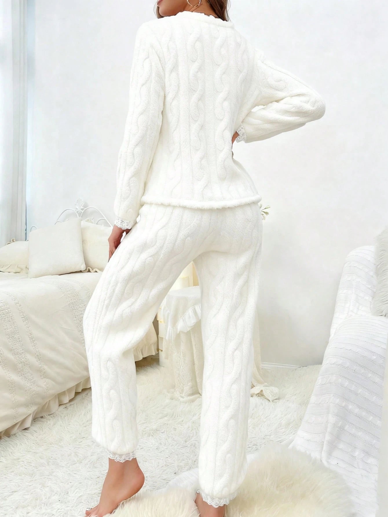 Women's Coral Fleece Solid Color Lace Trim Thick Casual Pajama Set
