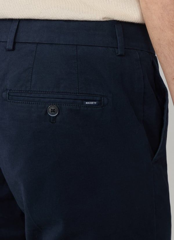 Slim Fit Kensington Chino