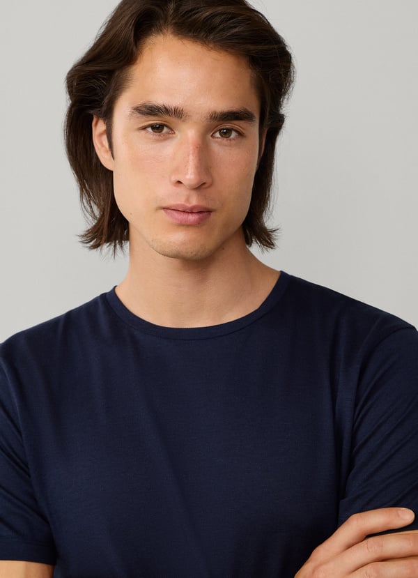 Classic Fit Short Sleeve Travel T-Shirt