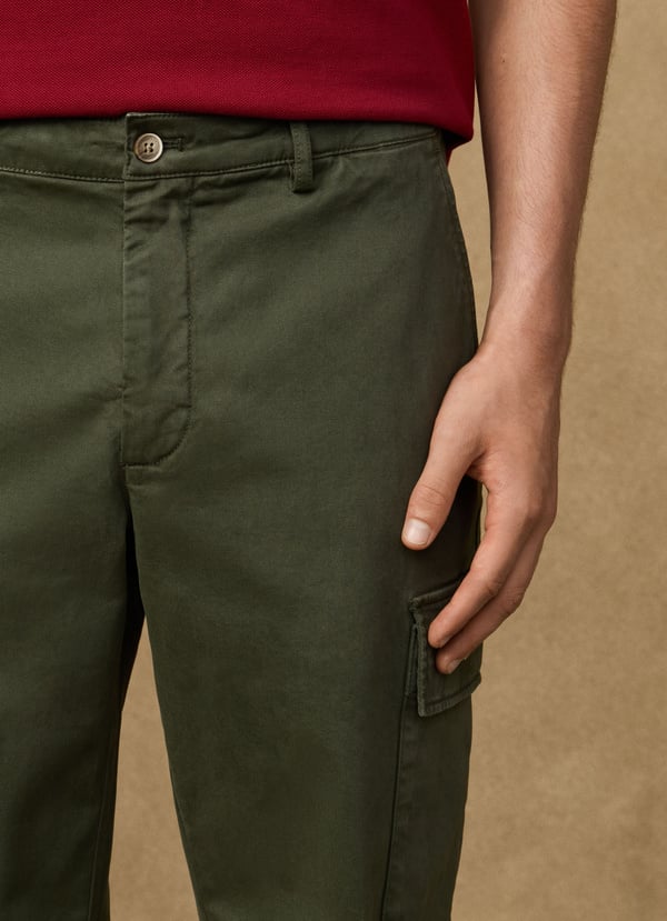 Relaxed Fit Regent Cargo Trousers